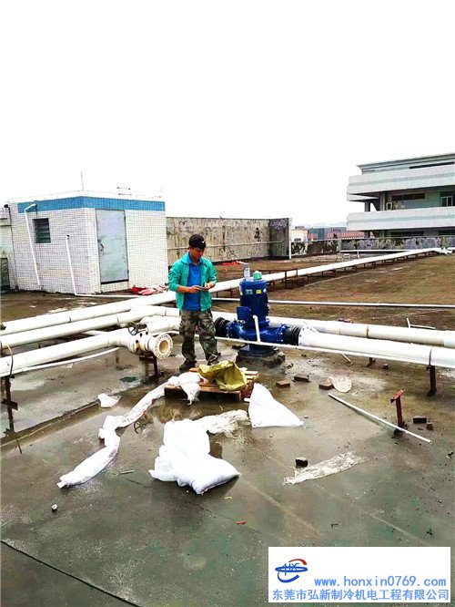 東莞廠房兩臺50匹二手中央空調(diào)安裝試機(jī)完工